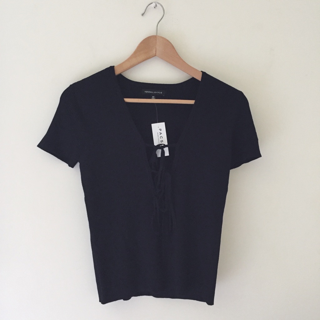 New | Kendall & Kylie | Short Sleeve Ribbed Top Medium — image 3 of 5